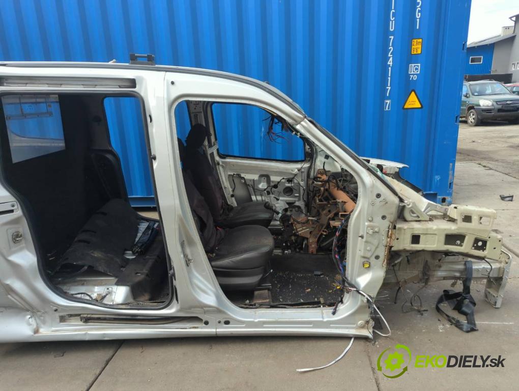 FIAT DOBLO II Autobus 2018 70 kW 1.4 (263AXA1A) 1368 KAROSERIA ČTVRŤÁK blatník zadní část levý pravý práh střecha PODŁUŻNICA levý pravý