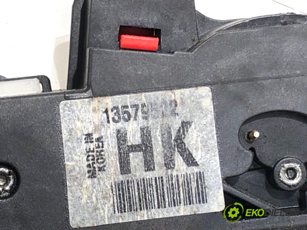 OPEL ZAFIRA C nadwozie wielkoprzestrzenne (MPV) 2015 100 kW 1.6 CDTI (75) 1598 zámok dveře levý přední část 13579522
