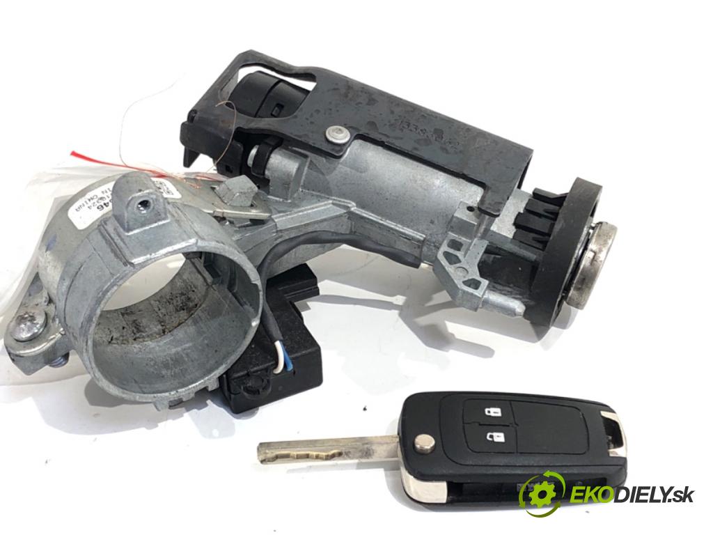 OPEL ZAFIRA C nadwozie wielkoprzestrzenne (MPV) 2015 100 kW 1.6 CDTI (75) 1598 spinačka 13383062 (Spínacia skrinka)