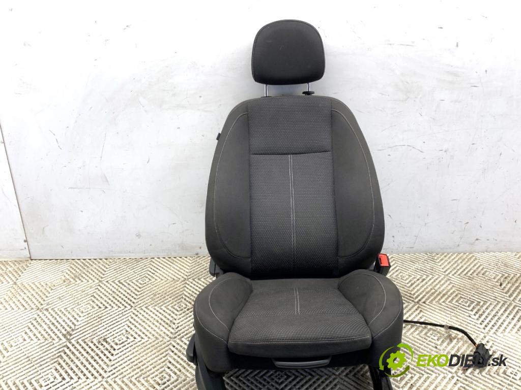 OPEL ZAFIRA C nadwozie wielkoprzestrzenne (MPV) 2015 100 kW 1.6 CDTI (75) 1598 sedadlo pravý přední část 