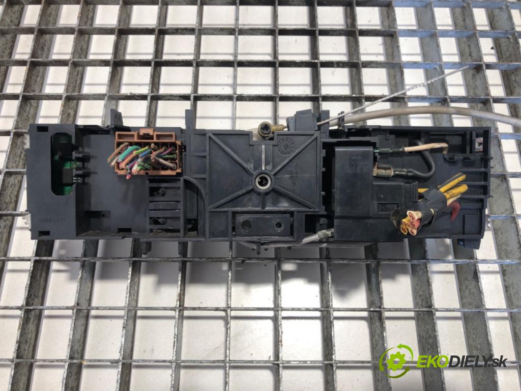 MERCEDES-BENZ W638 Autobus 2001 75 kW 110 CDI 2.2 (638.194) 2148 Panel ovládania kúrenia A0004463428 (Prepínacie páčky pod volantom)