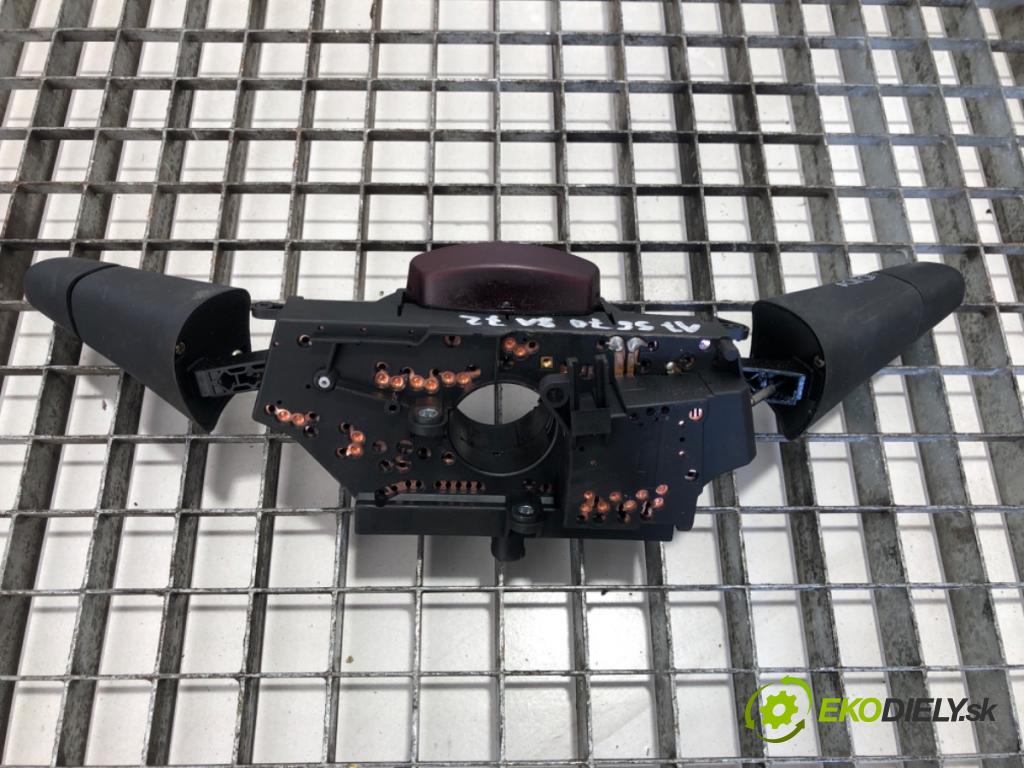 MERCEDES-BENZ W638 Autobus 2001 75 kW 110 CDI 2.2 (638.194) 2148 Prepínač kombinovaný  (Prepínacie páčky pod volantom)