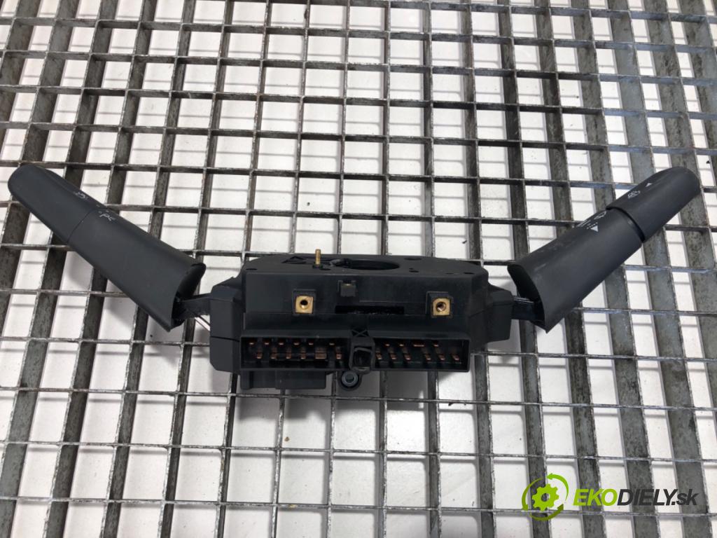 MERCEDES-BENZ W638 Autobus 2001 75 kW 110 CDI 2.2 (638.194) 2148 Prepínač kombinovaný  (Prepínacie páčky pod volantom)