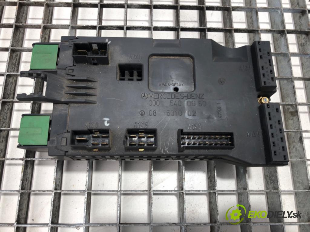 MERCEDES-BENZ W638 Autobus 2001 75 kW 110 CDI 2.2 (638.194) 2148 skříňka poistková 0005400650 (Pojistková skříňka)