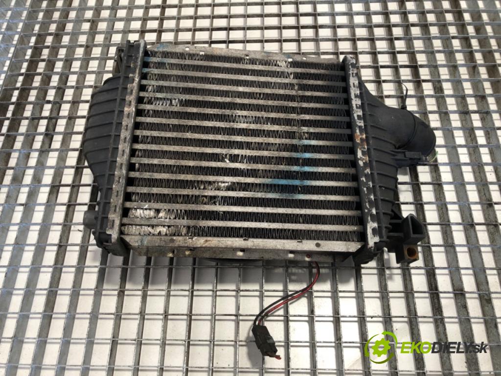 MERCEDES-BENZ W638 Autobus 2001 75 kW 110 CDI 2.2 (638.194) 2148 intercooler ventilátor 2205577