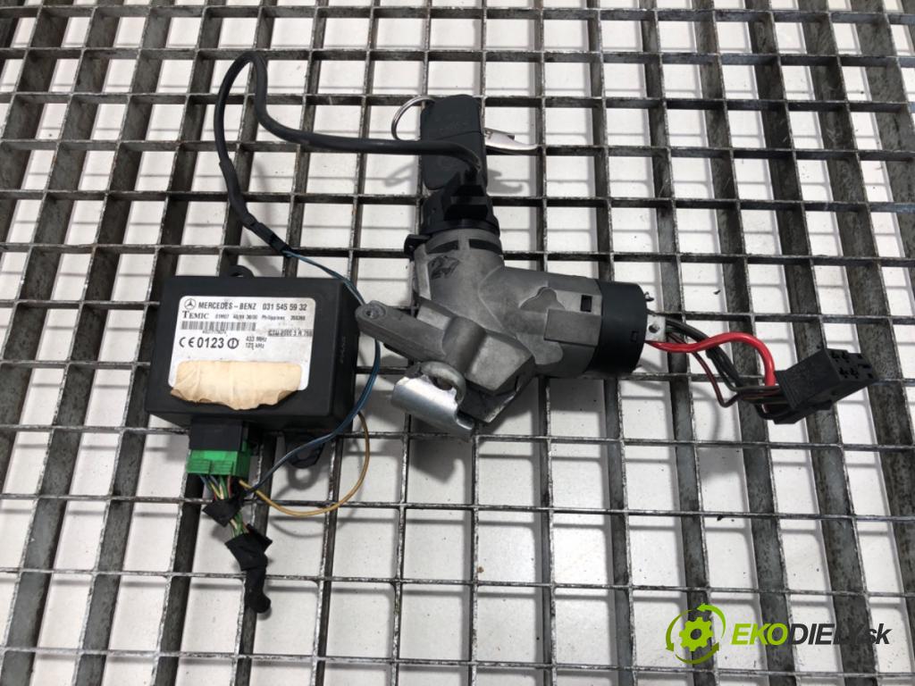 MERCEDES-BENZ W638 Autobus 2001 75 kW 110 CDI 2.2 (638.194) 2148 spinačka A9014600104 (Spínacia skrinka)