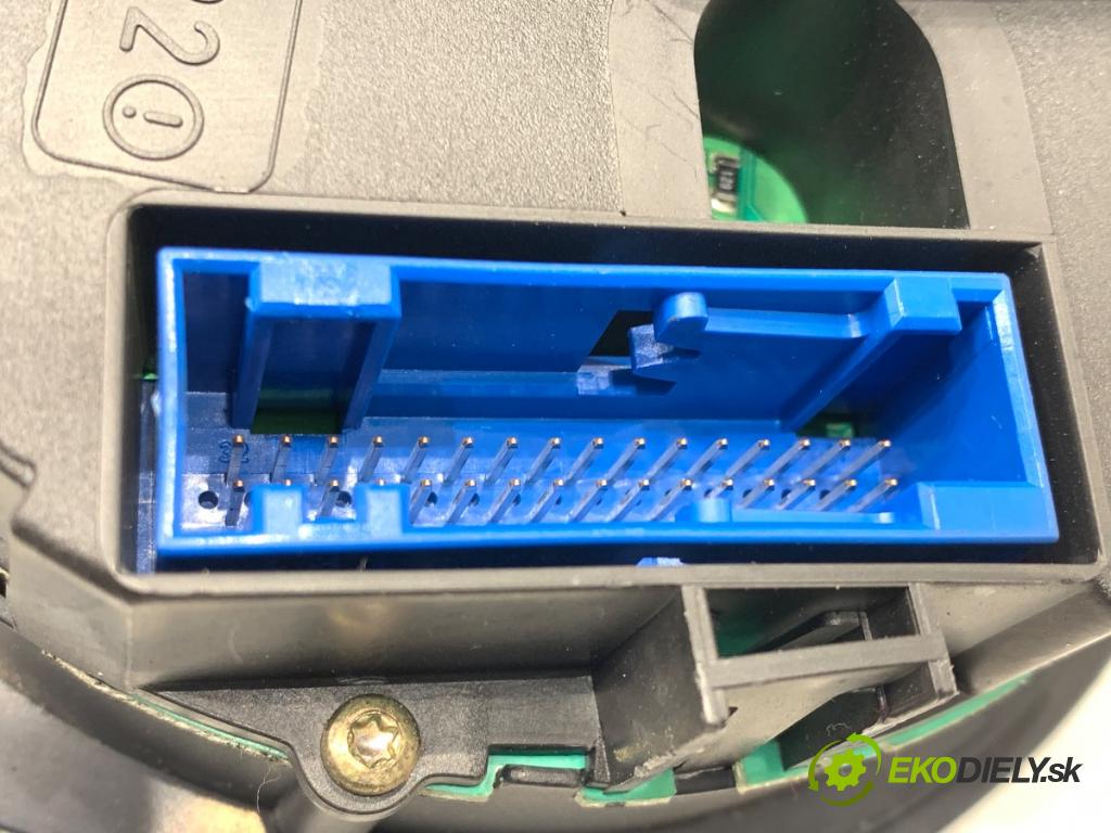 VW GOLF IV Kombi 2001 81 kW 1.9 TDI 1896 Prístrojovka 1J0920806E (Prístrojová doska)