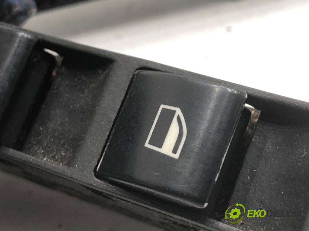 BMW E46 sedan 1998 100 kW 320 d 1951 Prepínač okien 8381518 (Prepínacie páčky pod volantom)