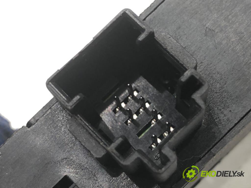 BMW E46 sedan 1998 100 kW 320 d 1951 Prepínač okien 8381518 (Prepínacie páčky pod volantom)
