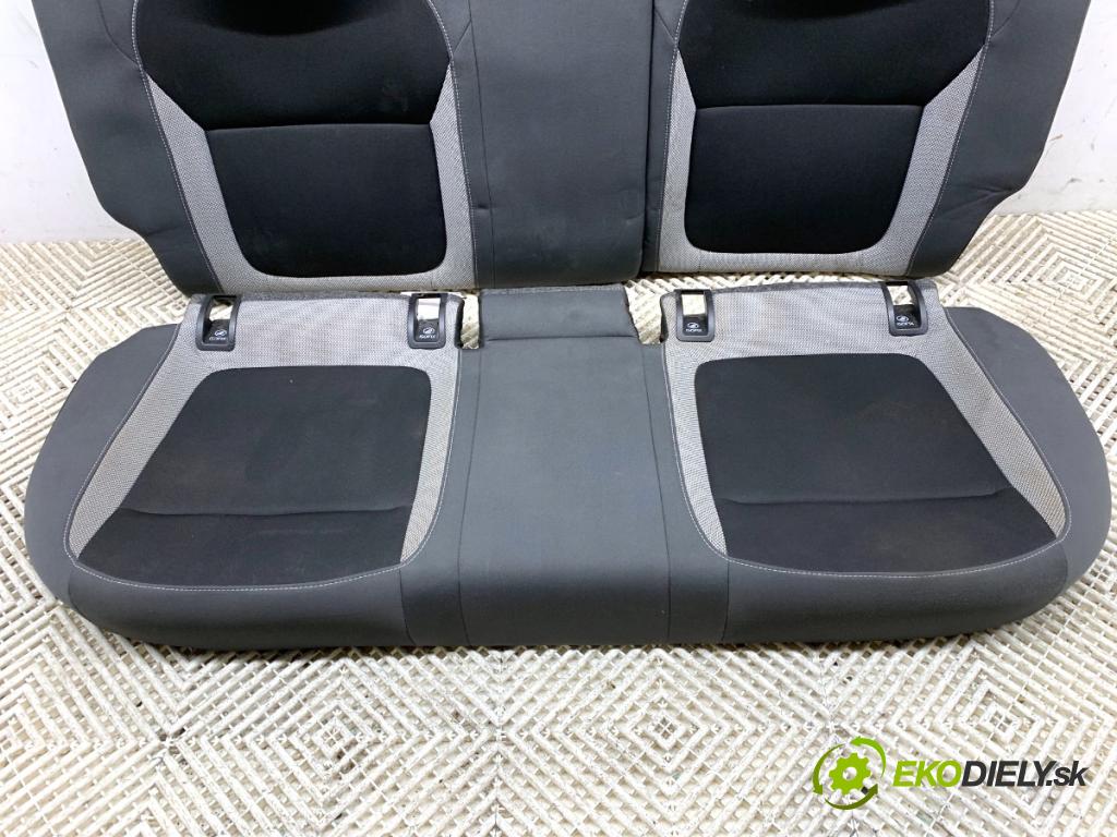 SKODA FABIA III liftback 2017 55 kW 1.0 999 sedadlo druhý VLÁDA: