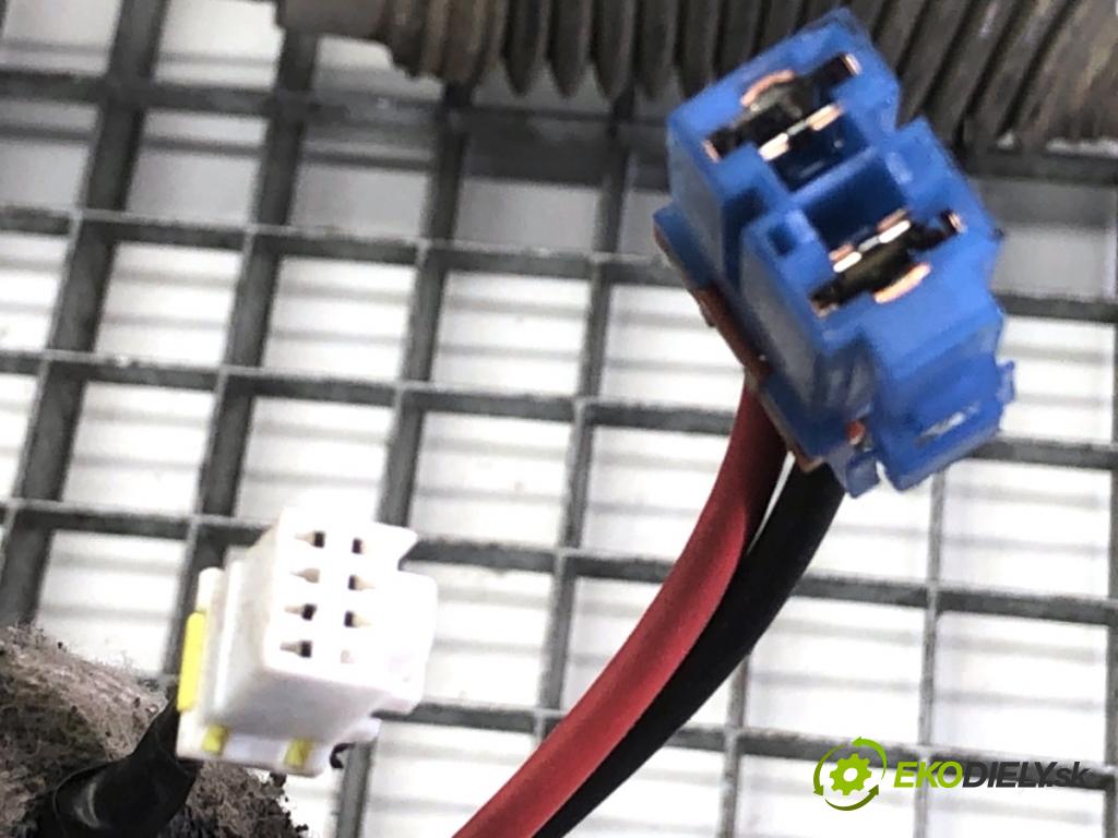 MITSUBISHI COLT VI liftback 2005 55 kW 1.1 1124 řízení MR594094 (Řízení)