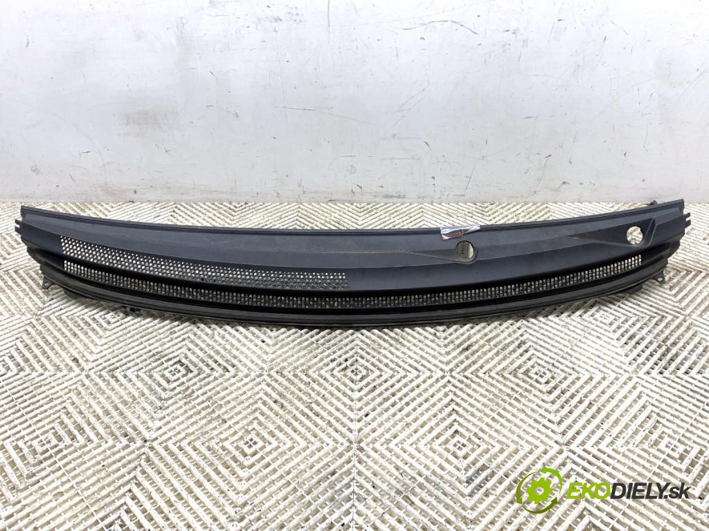 MITSUBISHI COLT VI liftback 2005 55 kW 1.1 1124 Torpédo, plast pod čelné okno MR7405A131 (Torpédo (plast pod čelným sklom))