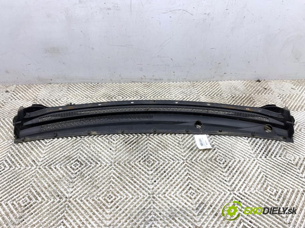 MITSUBISHI COLT VI liftback 2005 55 kW 1.1 1124 Torpédo, plast pod čelné okno MR7405A131 (Torpédo (plast pod čelným sklom))