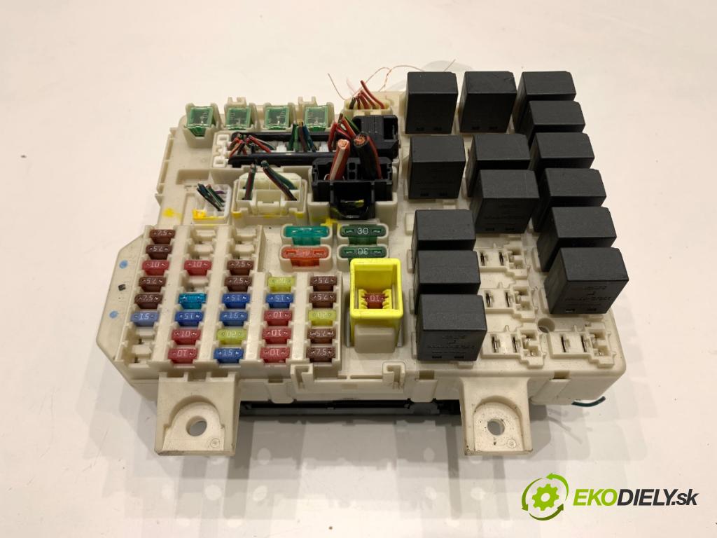 MITSUBISHI COLT VI liftback 2005 55 kW 1.1 1124 modul BSI 8637A151 (Pojistková skříňka)