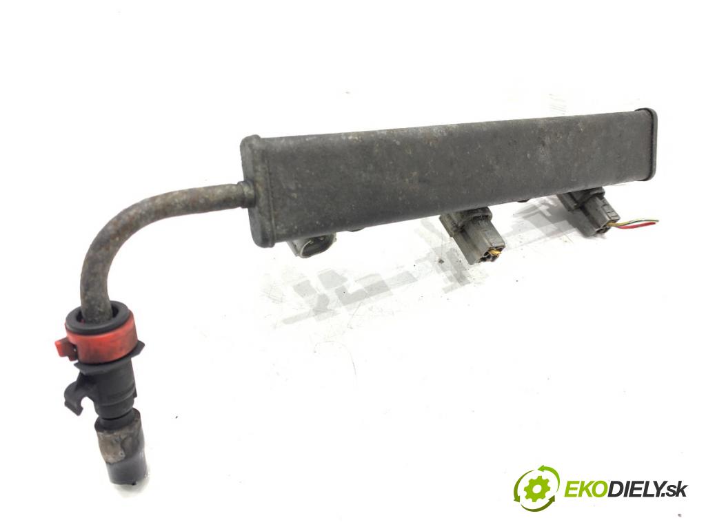 MITSUBISHI COLT VI liftback 2005 55 kW 1.1 1124 Lišta vstrekovacia  (Vstrekovacia lišta)