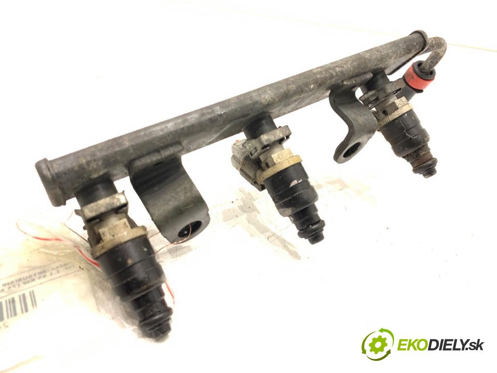 MITSUBISHI COLT VI liftback 2005 55 kW 1.1 1124 Lišta vstrekovacia  (Vstrekovacia lišta)