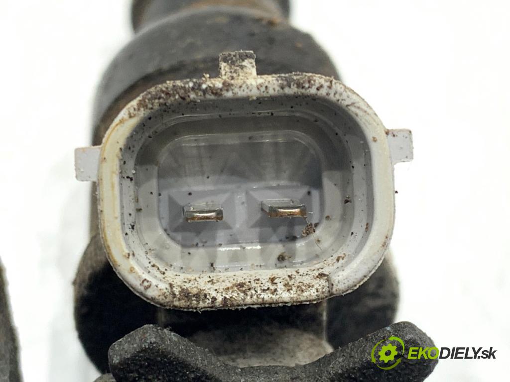 MITSUBISHI COLT VI liftback 2005 55 kW 1.1 1124 Lišta vstrekovacia  (Vstrekovacia lišta)