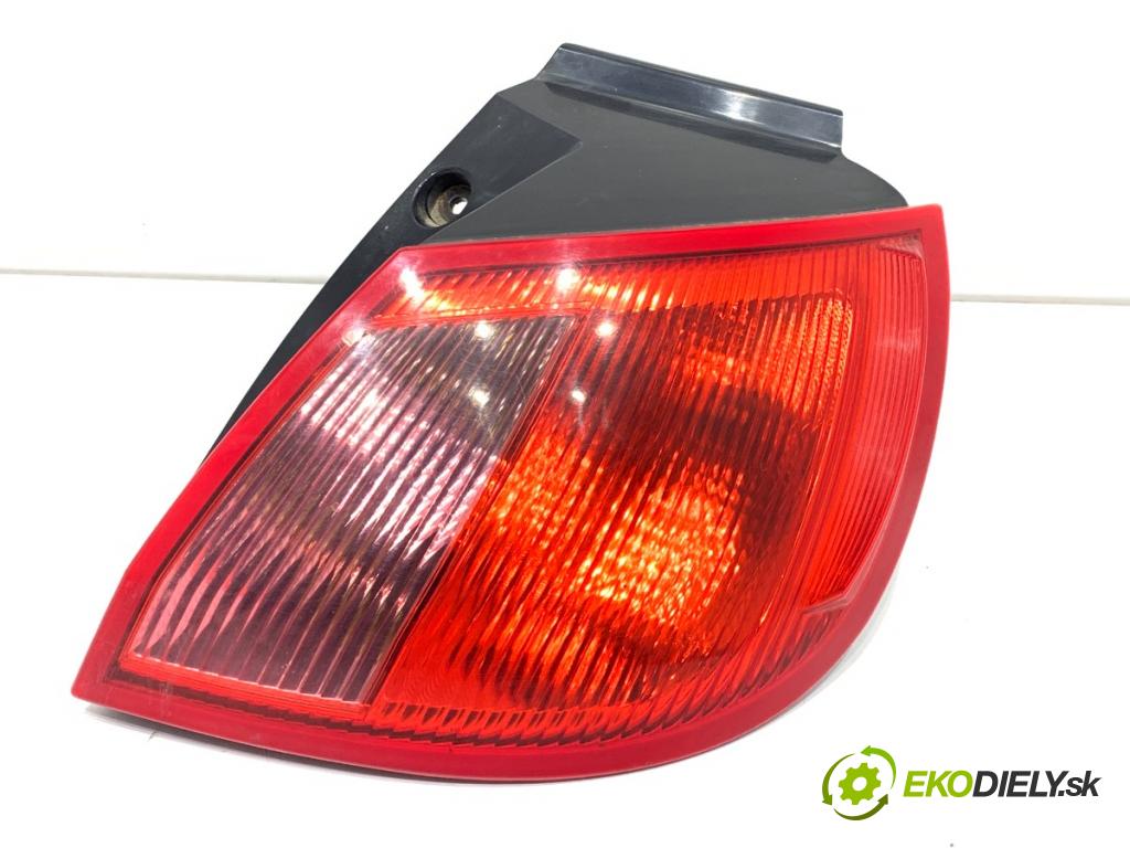 MITSUBISHI COLT VI liftback 2005 55 kW 1.1 1124 světlo pravý zadní část MR957366