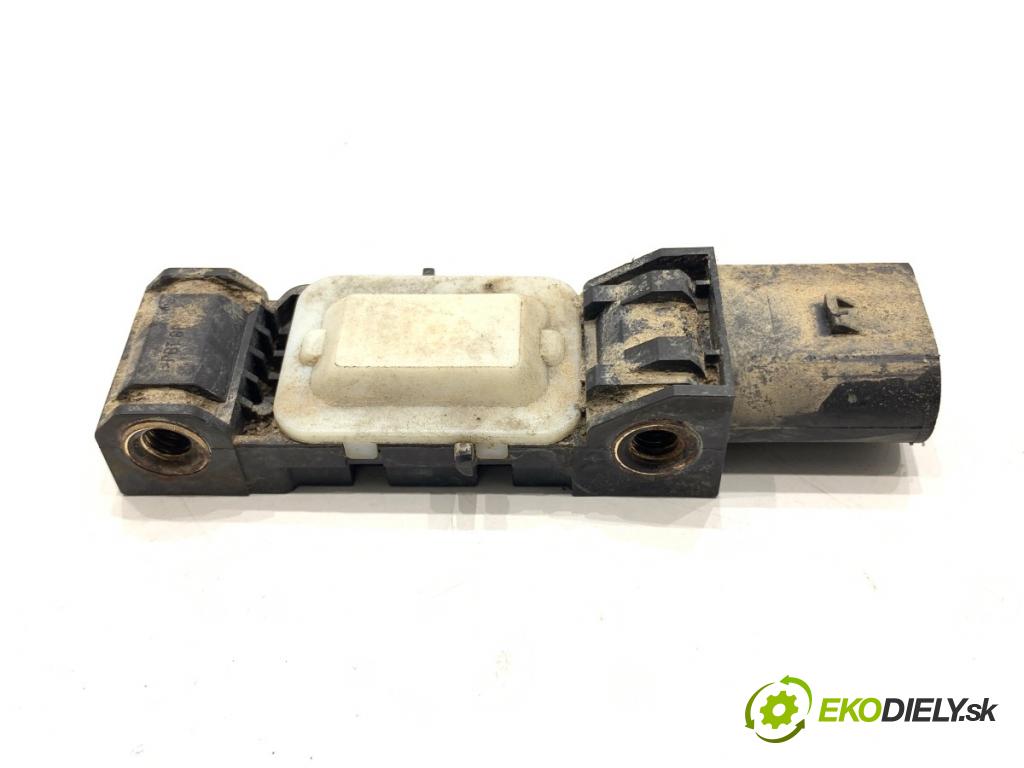 MITSUBISHI COLT VI liftback 2005 55 kW 1.1 1124 Snímač nárazu A4545400017 (Snímač nárazu)