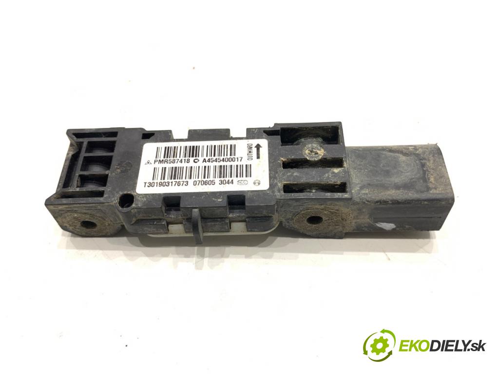 MITSUBISHI COLT VI liftback 2005 55 kW 1.1 1124 Snímač nárazu A4545400017 (Snímač nárazu)
