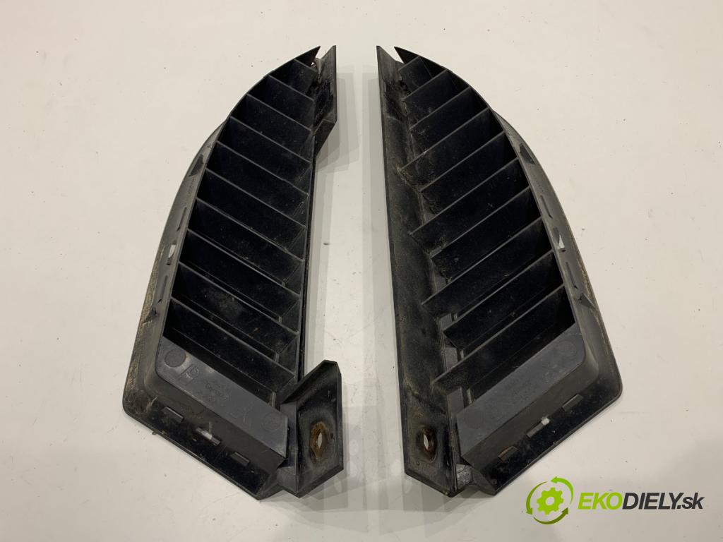 MITSUBISHI COLT VI liftback 2005 55 kW 1.1 1124 mřížka maska MN127773 (Přední mřížka (maska chladiče))