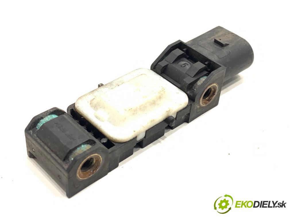 MITSUBISHI COLT VI liftback 2005 55 kW 1.1 1124 Snímač nárazu A4545400017 (Snímač nárazu)