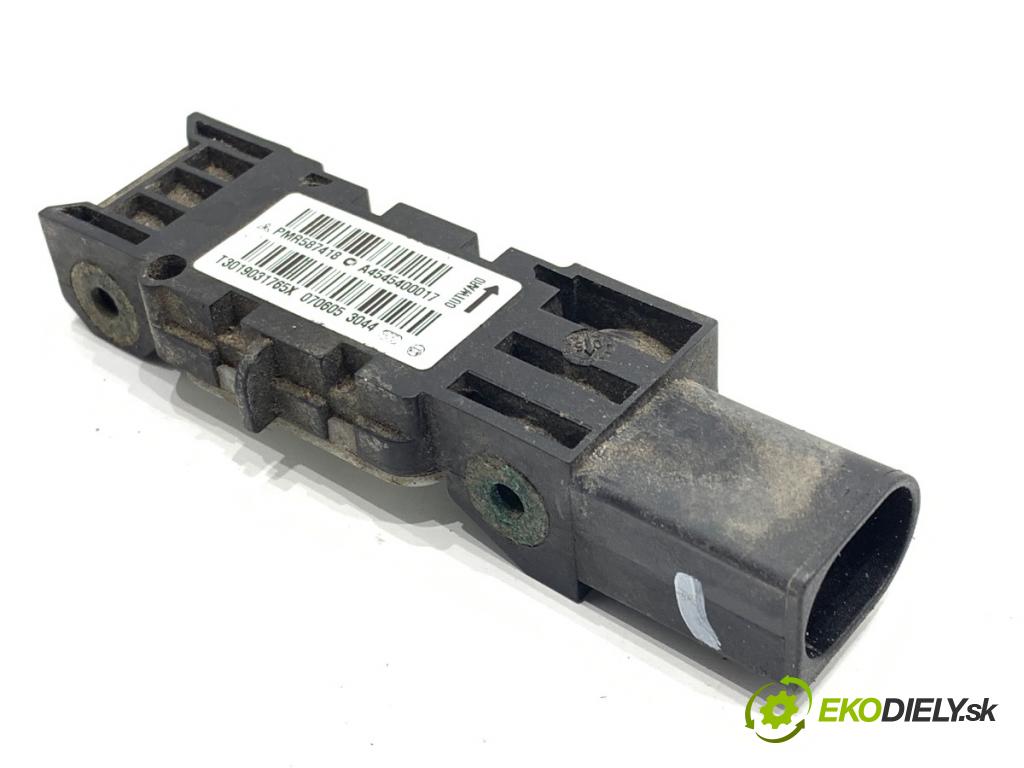 MITSUBISHI COLT VI liftback 2005 55 kW 1.1 1124 Snímač nárazu A4545400017 (Snímač nárazu)