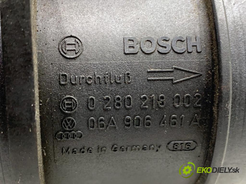 VW BORA I sedan 1999 85 kW 2.0 1984 váha vzduchu 06A906461A (Snímač hmotnosti vzduchu)