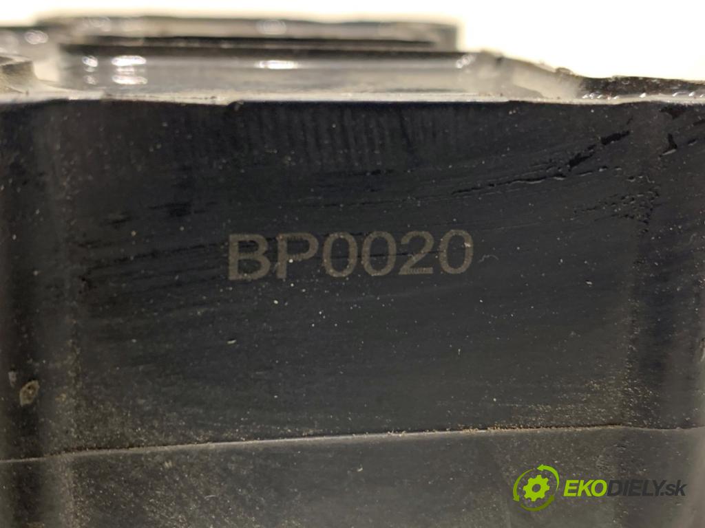 VW BORA I sedan 1999 85 kW 2.0 1984 Cievka zapaľovacia  (Zapaľovacia cievka)