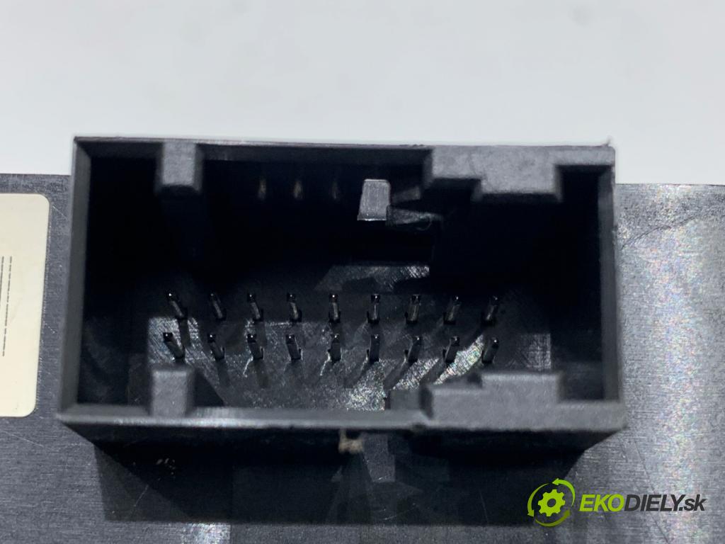 MINI R50 R53 liftback 2002 85 kW Cooper 1598 Prepínač okien 6917985 (Prepínacie páčky pod volantom)