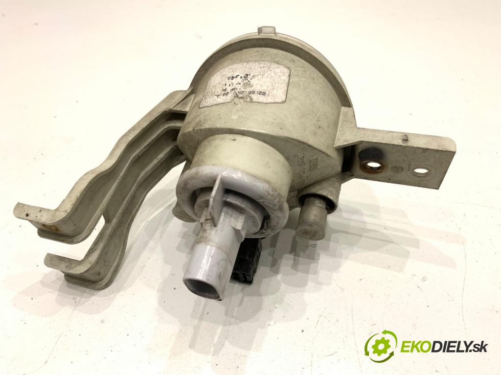 MINI R50 R53 liftback 2002 85 kW Cooper 1598 hmlové svetlo, hmlovka levý přední část