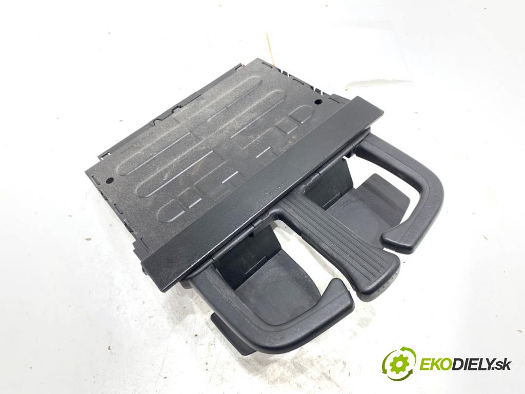 VW BORA I sedan 1999 85 kW 2.0 1984 Držiak na nápoje 1J0858601 (Držiak (úchyt) na nápoje)