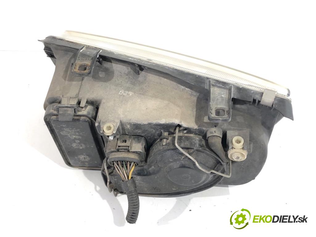 VW BORA I sedan 1999 85 kW 2.0 1984 světlomet pravý přední část