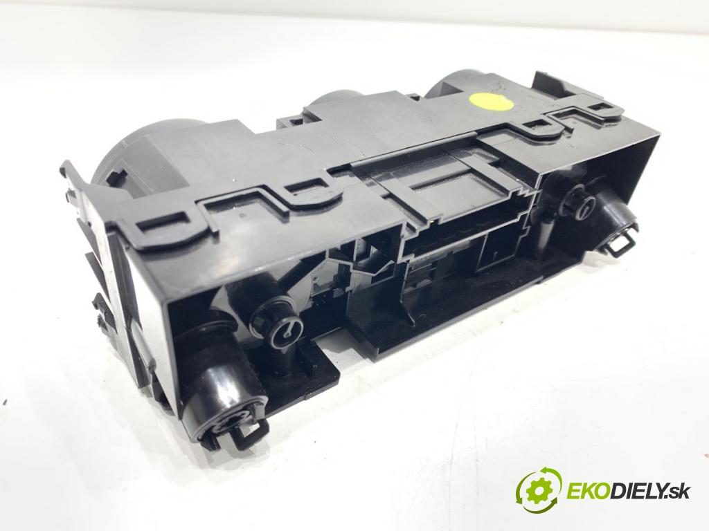 SKODA FABIA III liftback 2017 55 kW 1.0 999 Panel ovládania kúrenia  (Prepínacie páčky pod volantom)