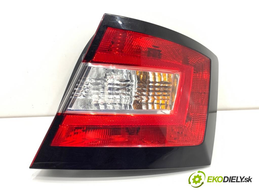 SKODA FABIA III liftback 2017 55 kW 1.0 999 světlo pravý zadní část 6V6945096