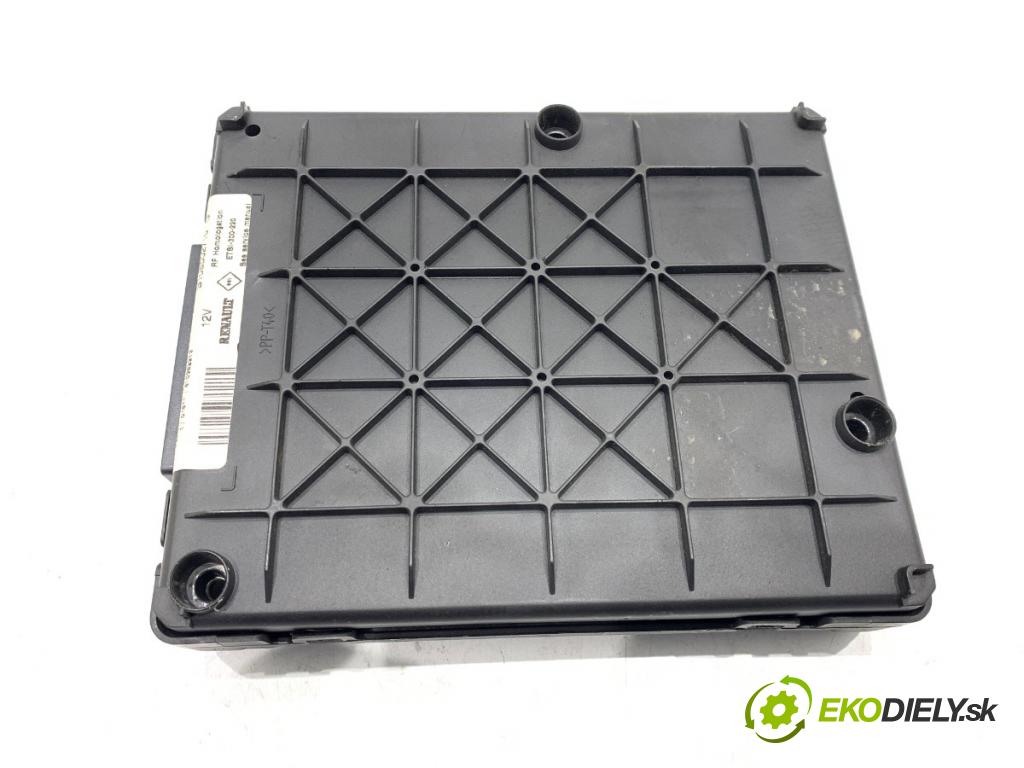 RENAULT SCENIC I nadwozie wielkoprzestrzenne (MPV) 2001 74 kW 1.9 dCi RX4 1870 modul BSI  (Pojistková skříňka)