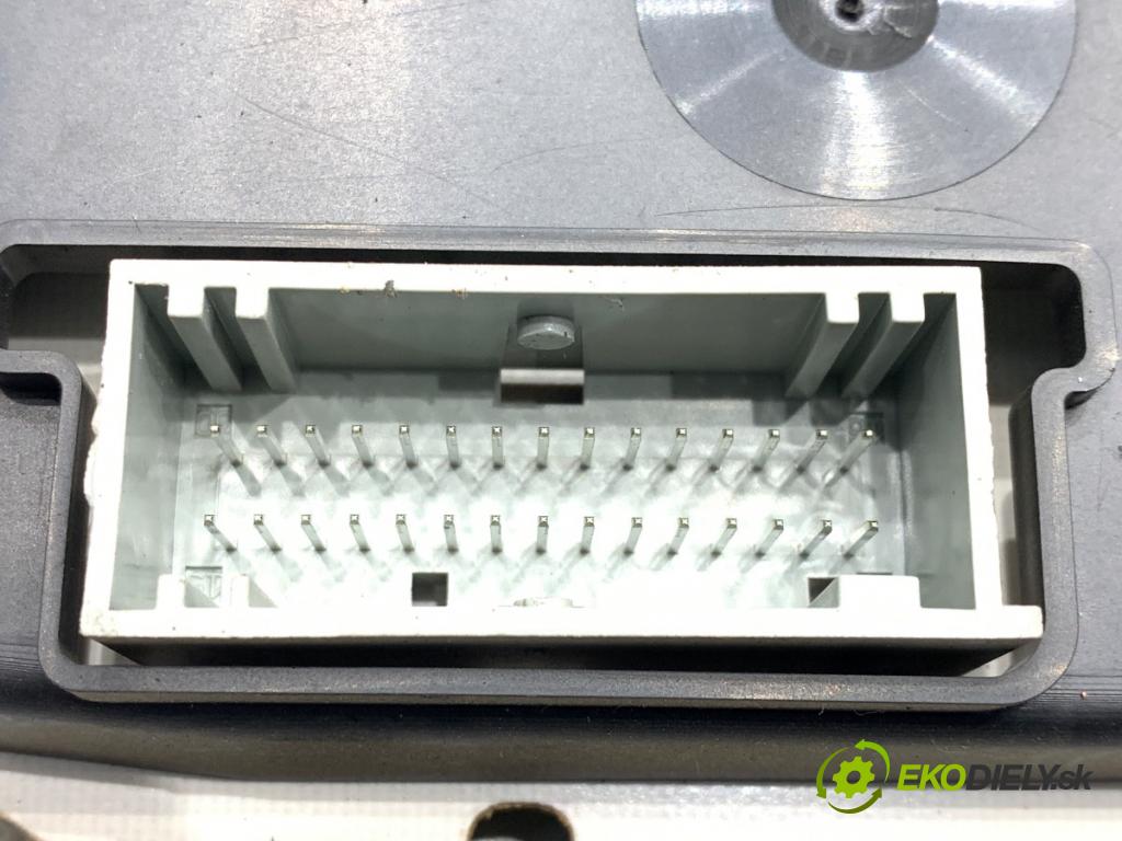 RENAULT SCENIC I nadwozie wielkoprzestrzenne (MPV) 2001 74 kW 1.9 dCi RX4 1870 Prístrojovka P8200038777 (Prístrojová doska)