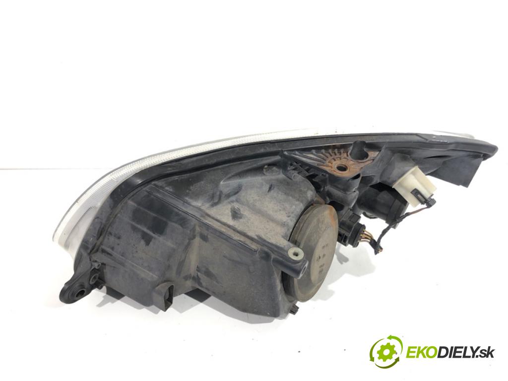 SKODA FABIA II liftback 2008 63 kW 1.4 1390 světlomet pravý přední část