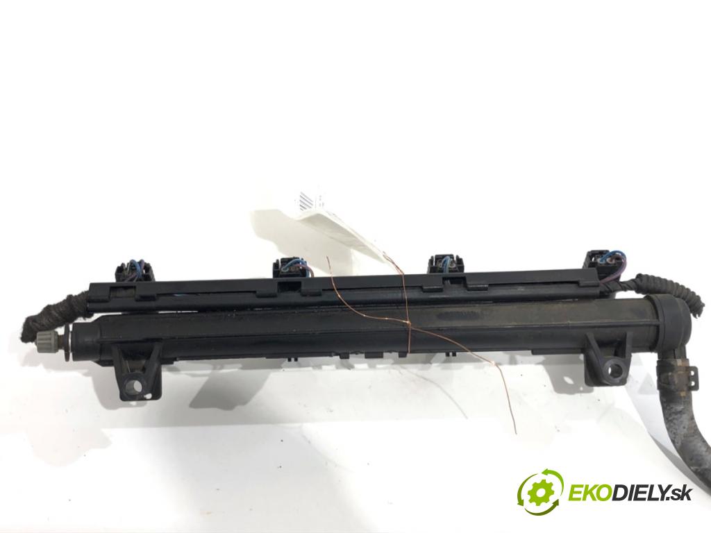 SKODA FABIA II liftback 2008 63 kW 1.4 1390 Lišta vstrekovacia 036133319BT (Vstrekovacia lišta)