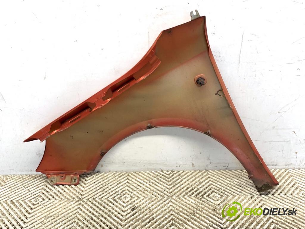 SKODA FABIA II liftback 2008 63 kW 1.4 1390 blatník pravý přední část 9771