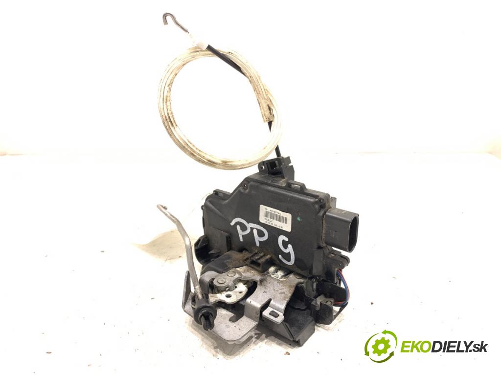 AUDI A6 C5 Kombi 2002 96 kW 1.9 TDI 1896 zámok dveře pravý přední část 4O1837016
