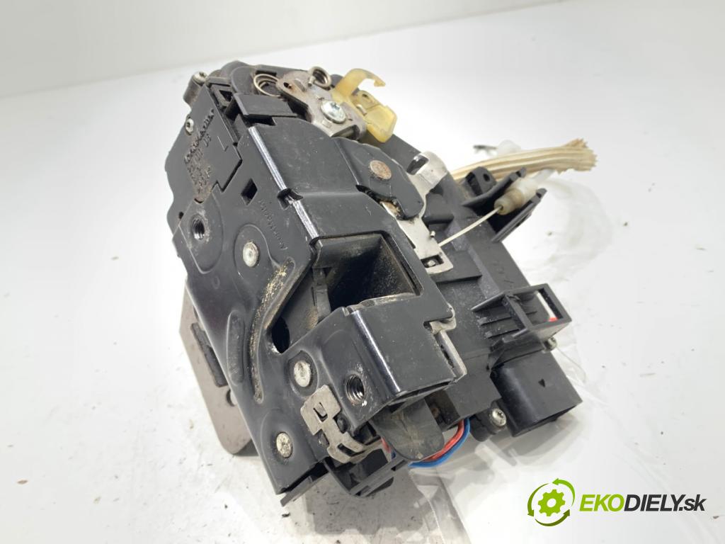 AUDI A6 C5 Kombi 2002 96 kW 1.9 TDI 1896 zámok dveře levý přední část 4O1837015