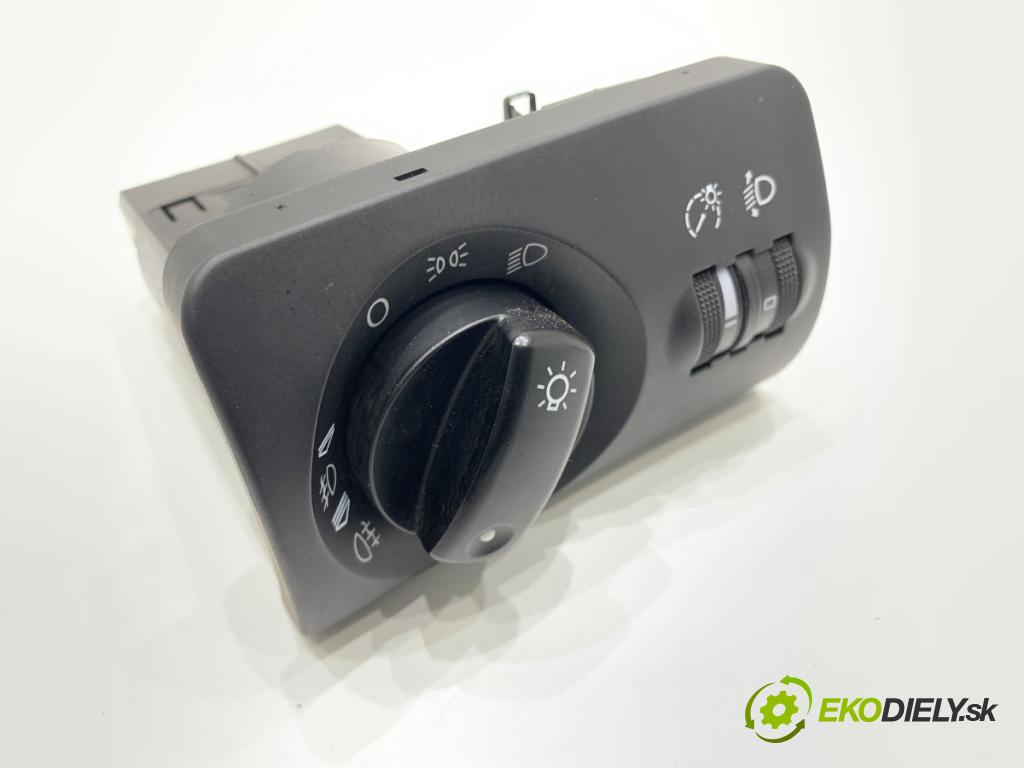 AUDI A6 C5 Kombi 2002 96 kW 1.9 TDI 1896 Spínač svetiel 4B1941531F