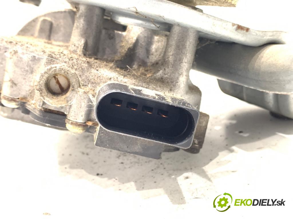 AUDI A6 C5 Kombi 2002 96 kW 1.9 TDI 1896 Mechanizmus stieračov predný 8D1955113C (Motorček stieračov predný)