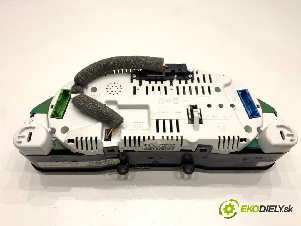 AUDI A6 C5 Kombi 2002 96 kW 1.9 TDI 1896 Prístrojovka 4B0920900Q (Prístrojová doska)