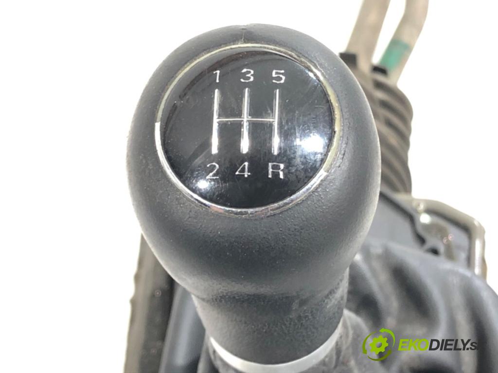 AUDI A6 C5 Kombi 2002 96 kW 1.9 TDI 1896 Kulisa 4B0711025E (Rýchlostná páka (kulisa))