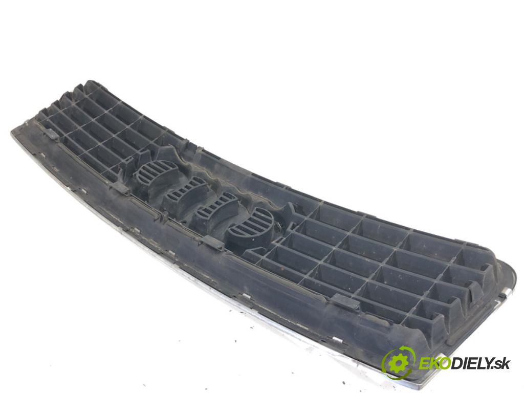 AUDI A6 C5 Kombi 2002 96 kW 1.9 TDI 1896 mřížka maska 4B0853651F (Přední mřížka (maska chladiče))