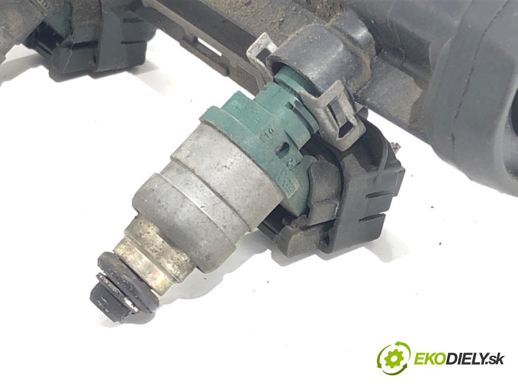 SKODA OCTAVIA I liftback 2010 75 kW 1.6 1595 Lišta vstrekovacia 06A133317A (Vstrekovacia lišta)