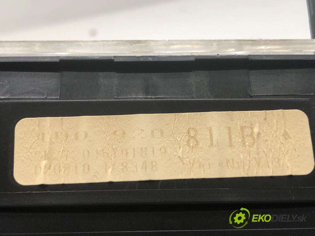 SKODA OCTAVIA I liftback 2010 75 kW 1.6 1595 Prístrojovka 1U0920811B (Prístrojová doska)