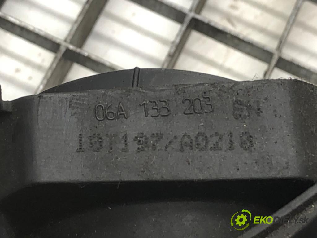 SKODA OCTAVIA I liftback 2010 75 kW 1.6 1595 potrubí sání  (Sací potrubí)